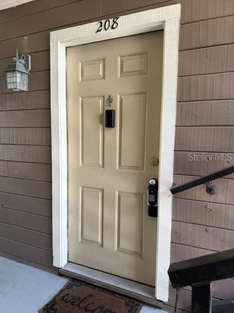 208 AFTON SQUARE #208