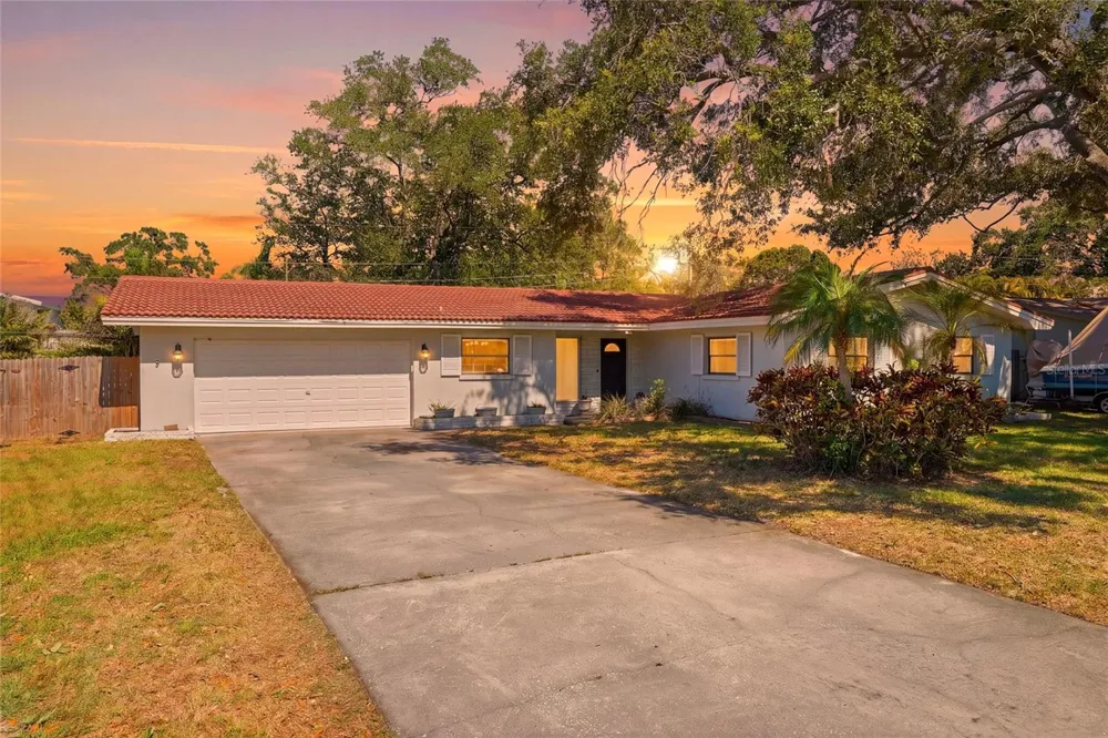 1349 VIEWTOP DRIVE Clearwater, FL 33764
