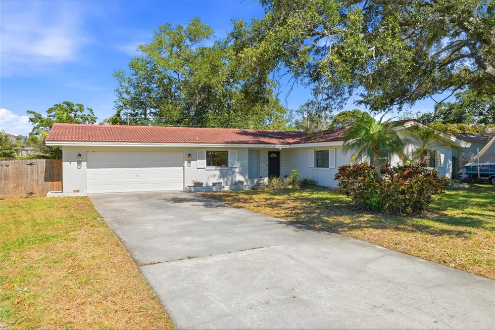 1349 VIEWTOP DRIVE Clearwater, FL 33764