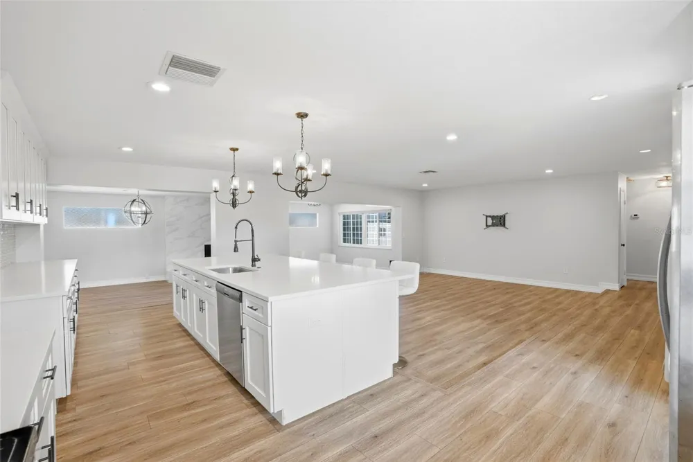 1349 VIEWTOP DRIVE Clearwater, FL 33764