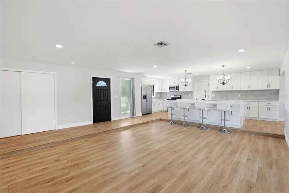 1349 VIEWTOP DRIVE Clearwater, FL 33764