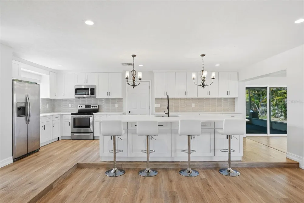 1349 VIEWTOP DRIVE Clearwater, FL 33764