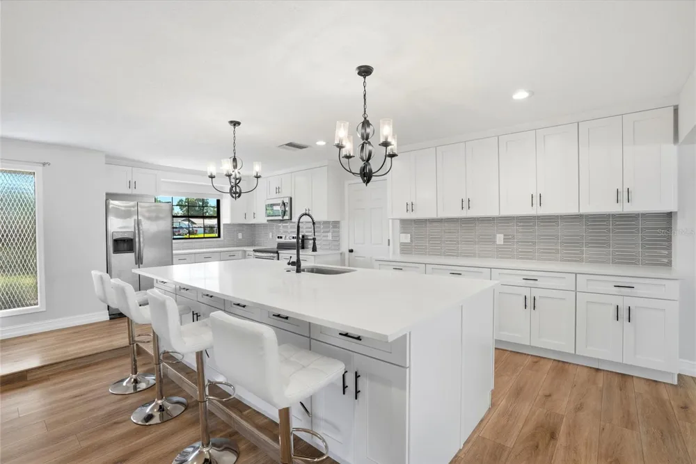1349 VIEWTOP DRIVE Clearwater, FL 33764