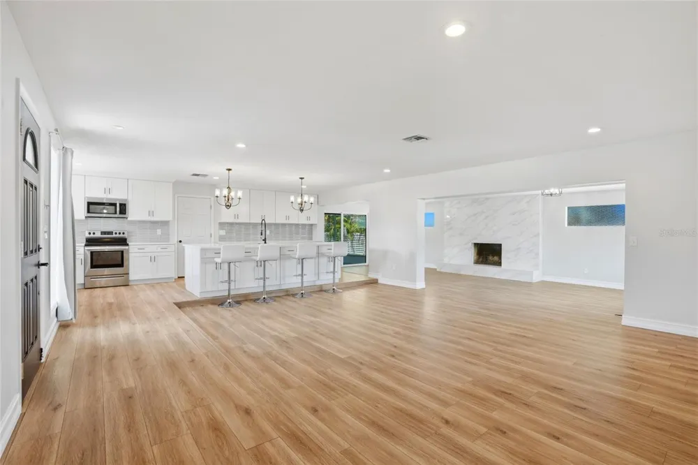 1349 VIEWTOP DRIVE Clearwater, FL 33764