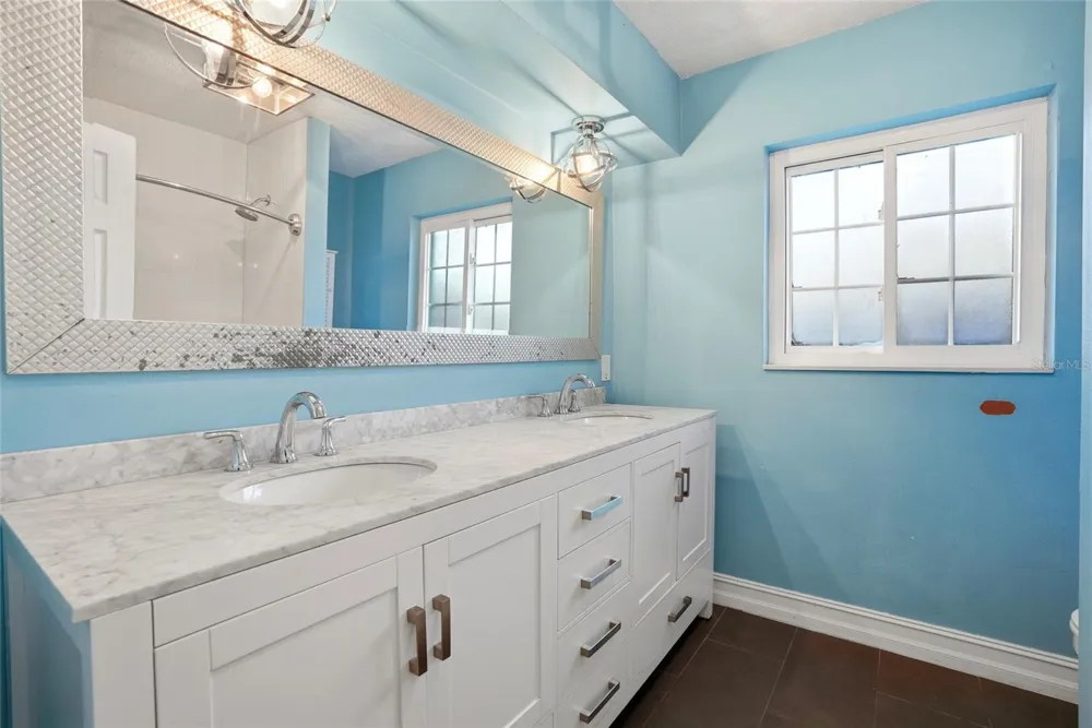 1349 VIEWTOP DRIVE Clearwater, FL 33764
