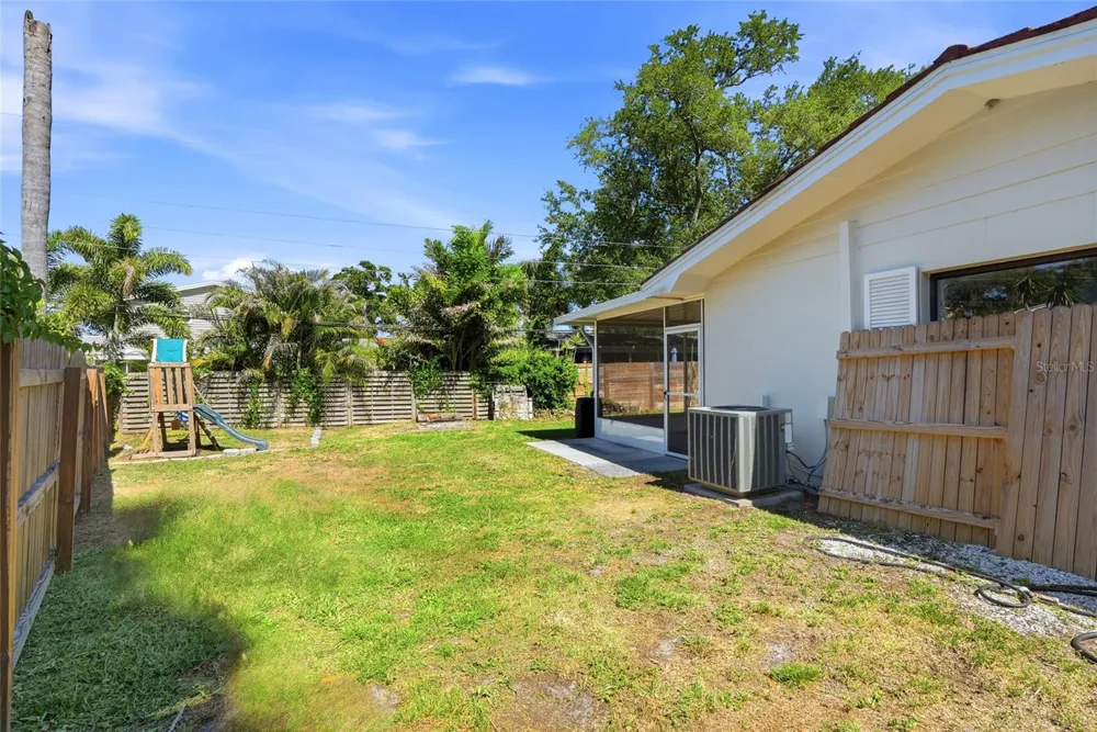 1349 VIEWTOP DRIVE Clearwater, FL 33764