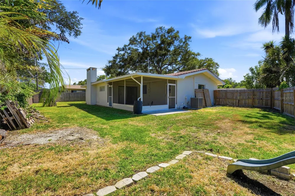 1349 VIEWTOP DRIVE Clearwater, FL 33764