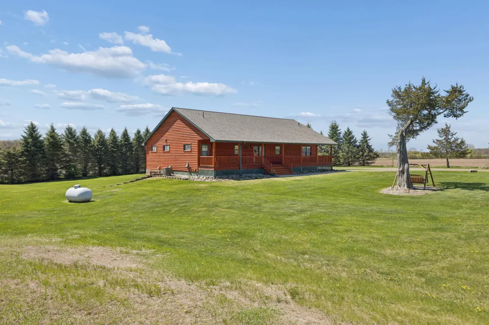 17991 Glendorado Road Princeton, MN 55371