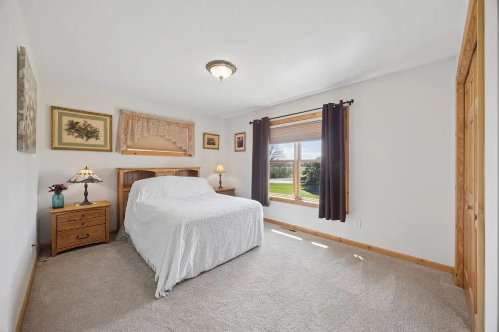 17991 Glendorado Road Princeton, MN 55371
