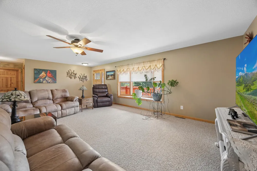 17991 Glendorado Road Princeton, MN 55371