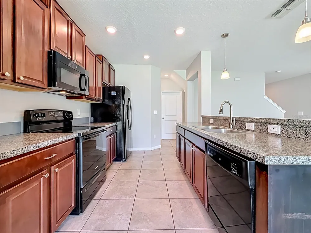 7405 EVENING PRIMROSE COURT Tampa, FL 33619