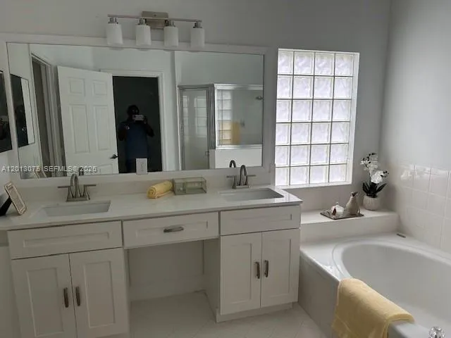 17110 NW 10th St Pembroke Pines, FL 33028