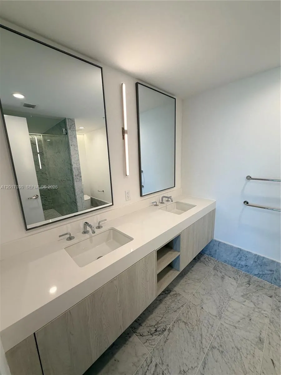 9221 E Bay Harbor Dr #309 Bay Harbor Islands, FL 33154