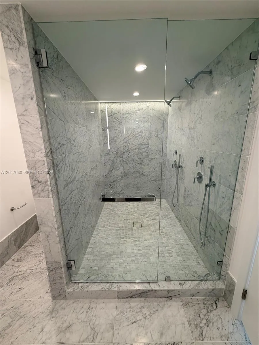 9221 E Bay Harbor Dr #309 Bay Harbor Islands, FL 33154