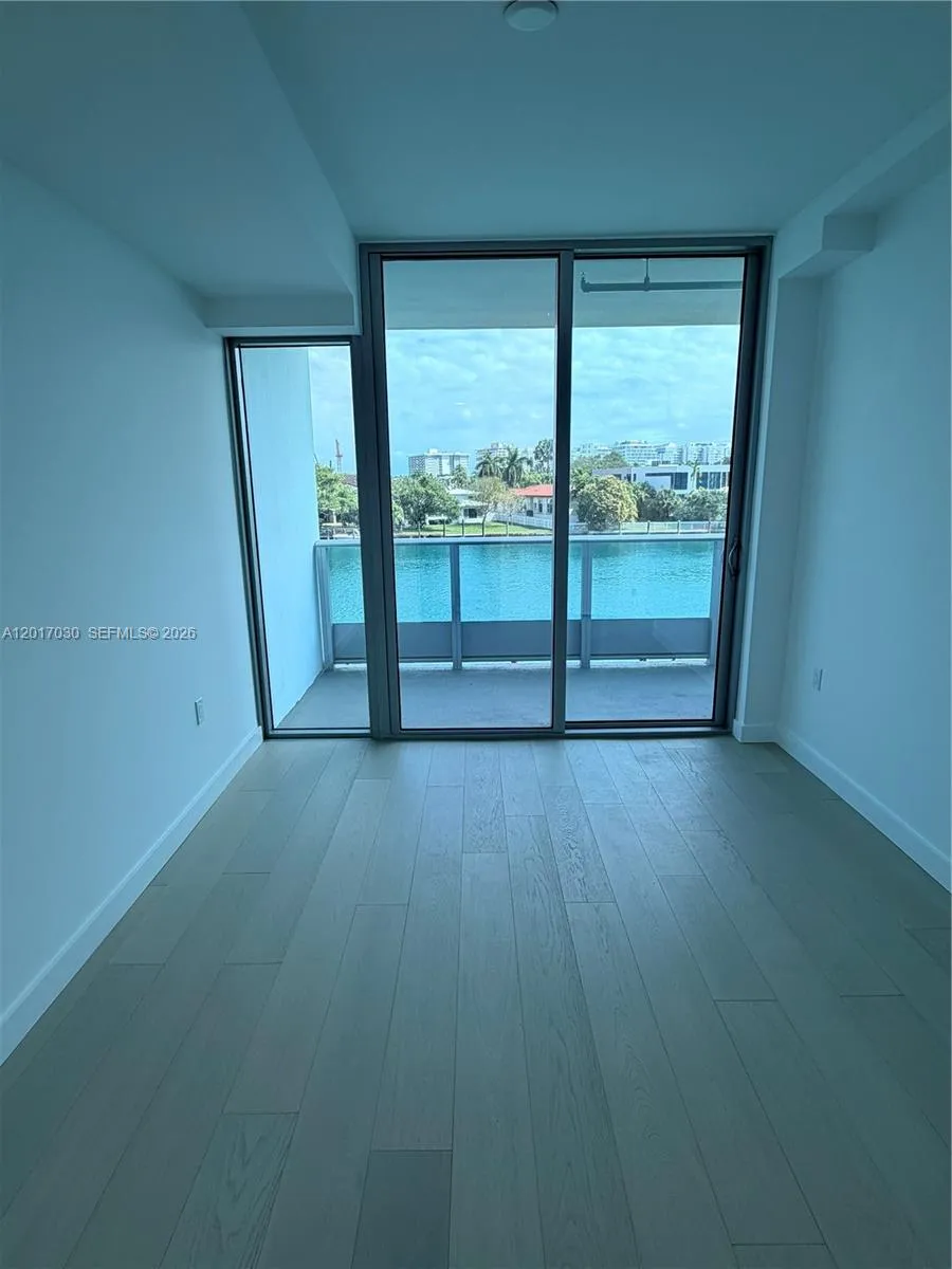 9221 E Bay Harbor Dr #309 Bay Harbor Islands, FL 33154