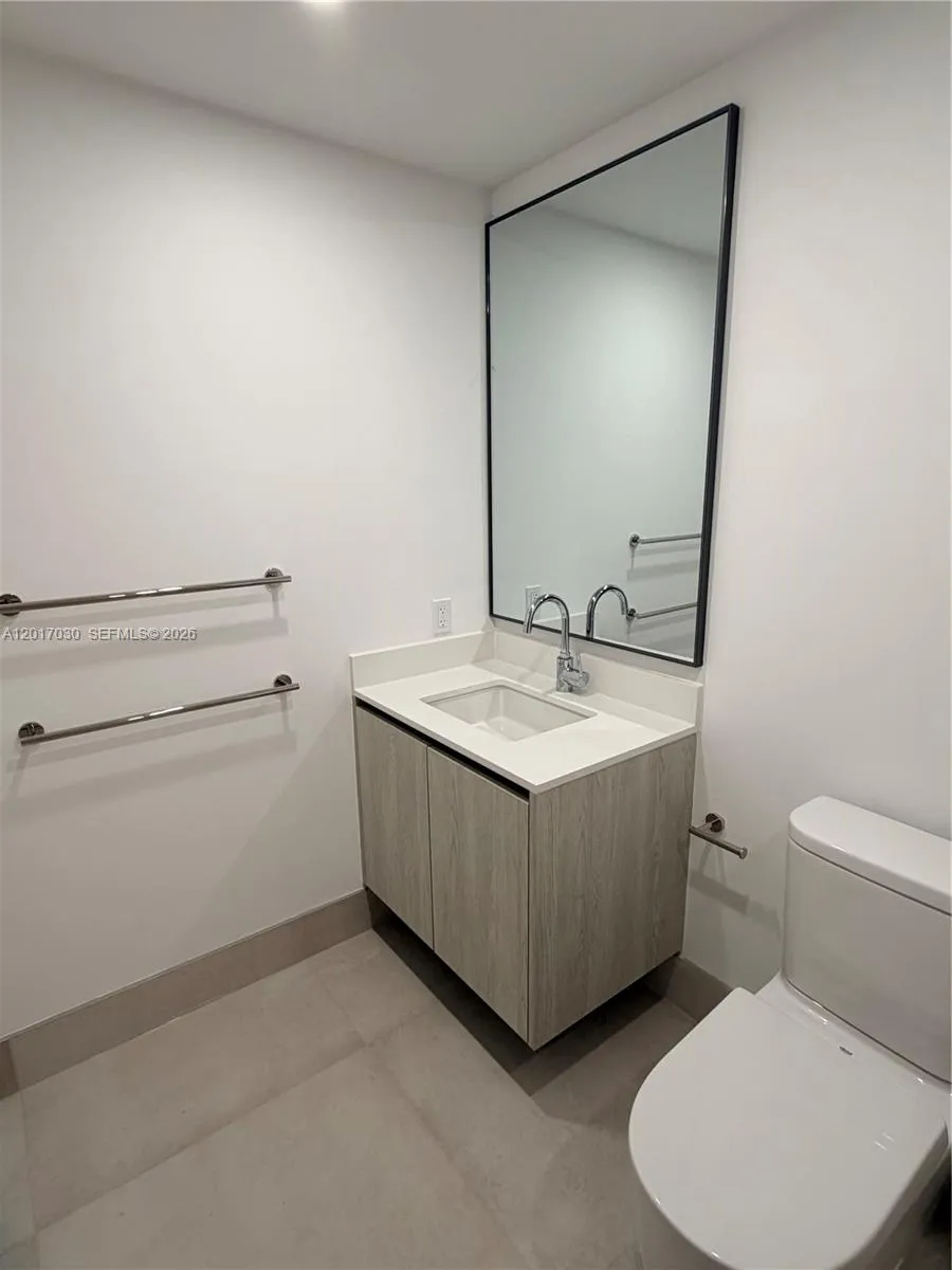 9221 E Bay Harbor Dr #309 Bay Harbor Islands, FL 33154
