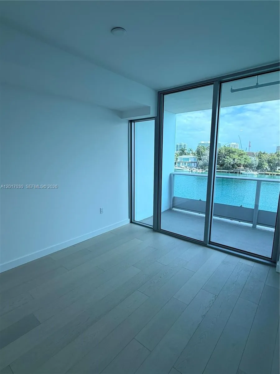 9221 E Bay Harbor Dr #309 Bay Harbor Islands, FL 33154