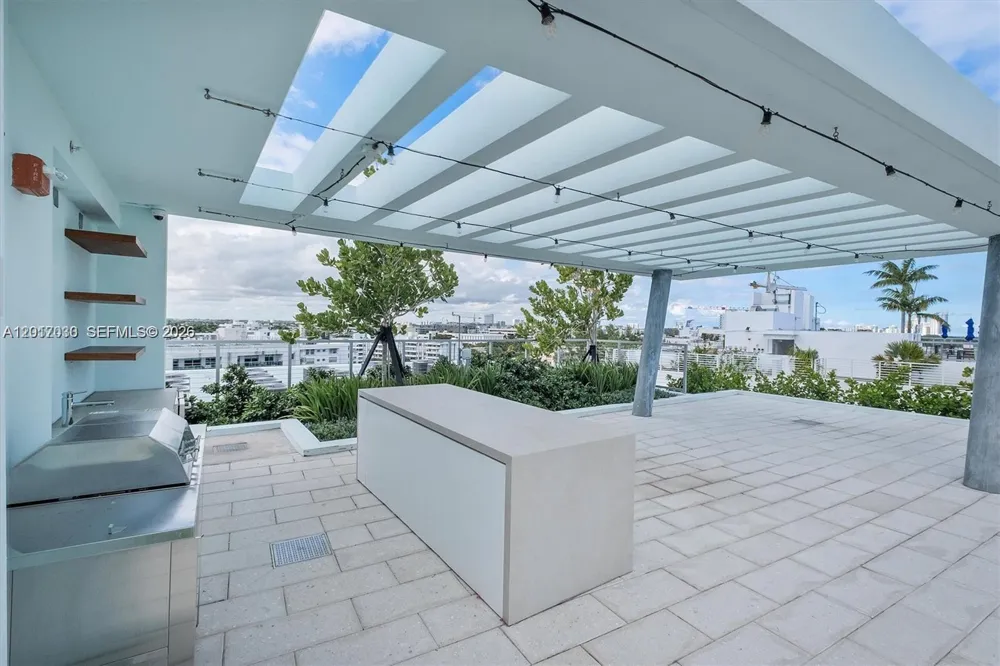 9221 E Bay Harbor Dr #309 Bay Harbor Islands, FL 33154