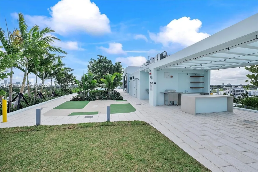 9221 E Bay Harbor Dr #309 Bay Harbor Islands, FL 33154