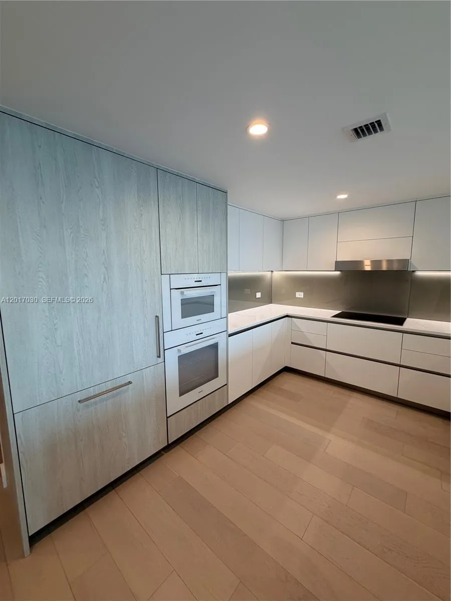9221 E Bay Harbor Dr #309 Bay Harbor Islands, FL 33154