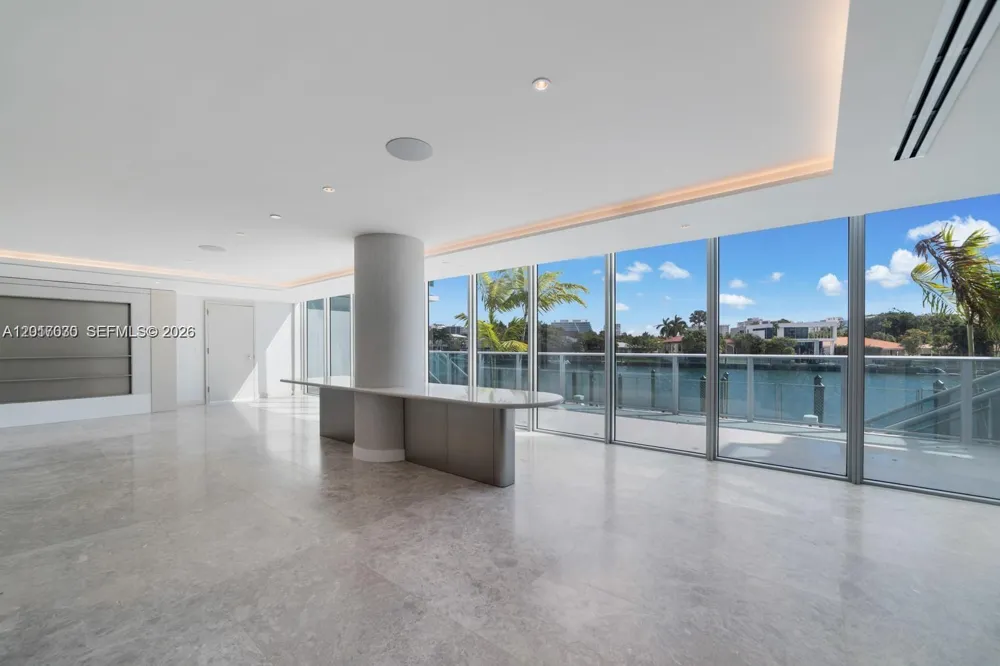 9221 E Bay Harbor Dr #309 Bay Harbor Islands, FL 33154
