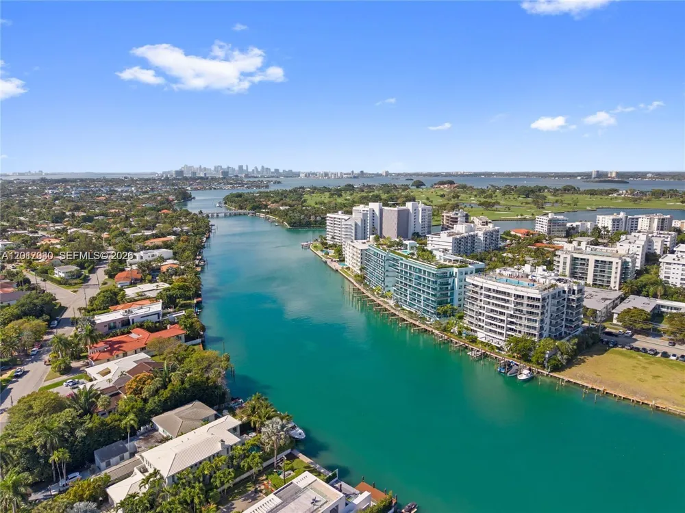 9221 E Bay Harbor Dr #309 Bay Harbor Islands, FL 33154