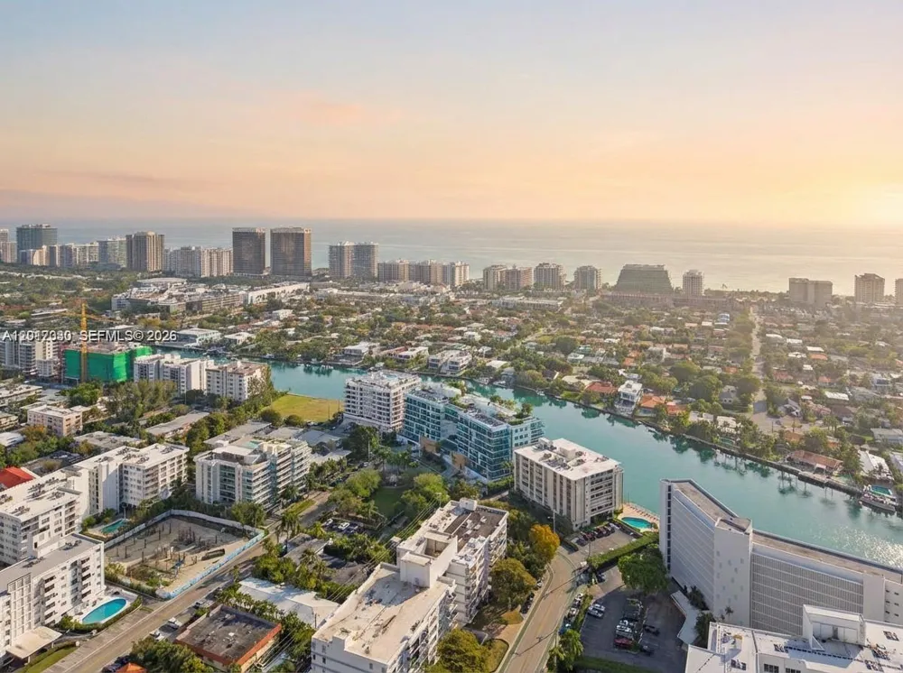 9221 E Bay Harbor Dr #309 Bay Harbor Islands, FL 33154