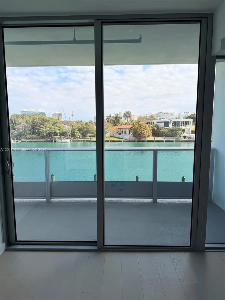 9221 E Bay Harbor Dr #309 Bay Harbor Islands, FL 33154