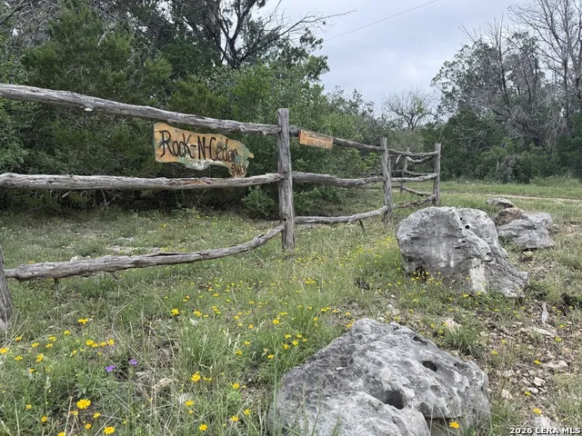 693 Brushy Creek Ranch Rd Sabinal, TX 78881