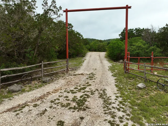 693 Brushy Creek Ranch Rd Sabinal, TX 78881