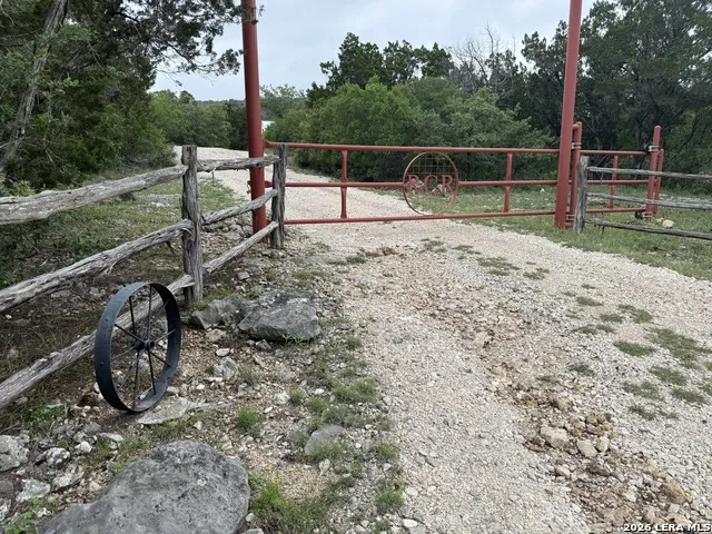693 Brushy Creek Ranch Rd Sabinal, TX 78881