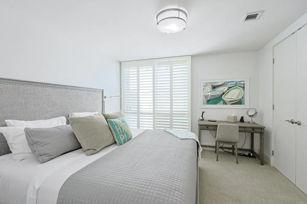 1220 1st Street #303 Coronado, CA 92118