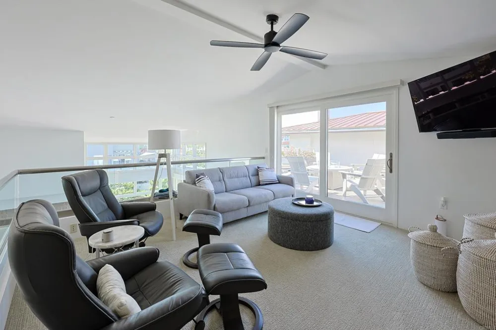 1220 1st Street #303 Coronado, CA 92118