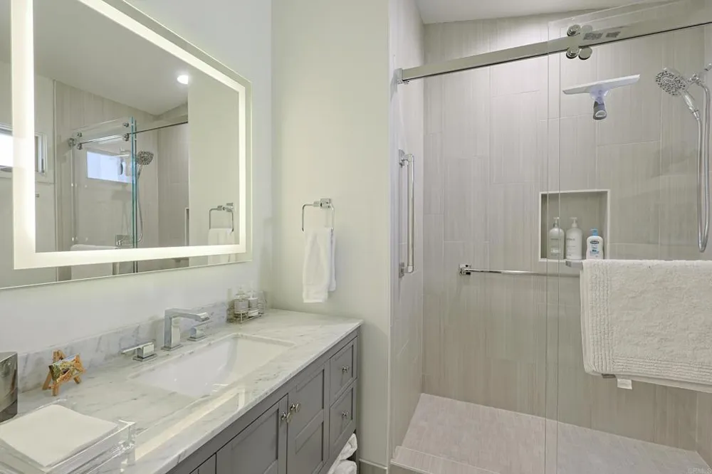 1220 1st Street #303 Coronado, CA 92118