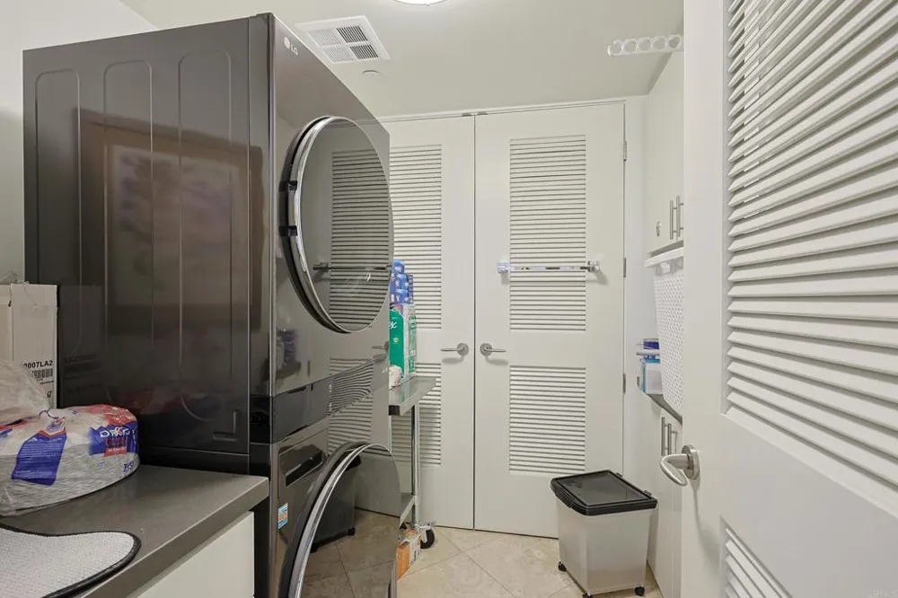 1220 1st Street #303 Coronado, CA 92118