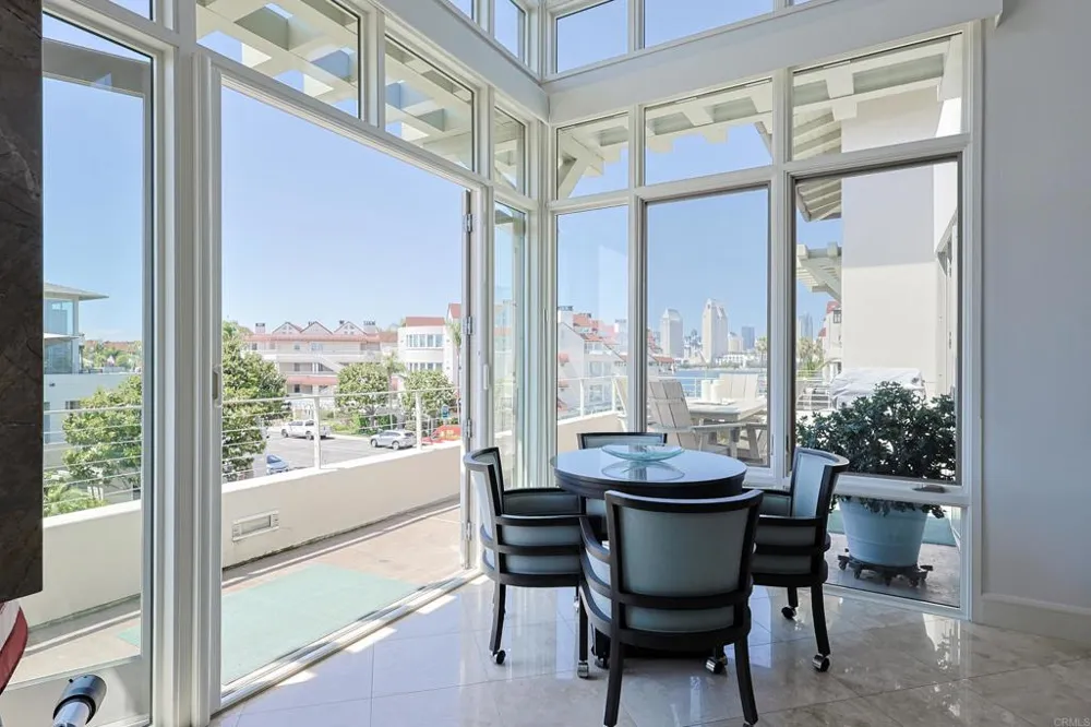 1220 1st Street #303 Coronado, CA 92118