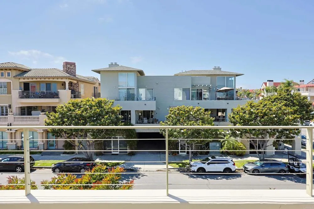 1220 1st Street #303 Coronado, CA 92118