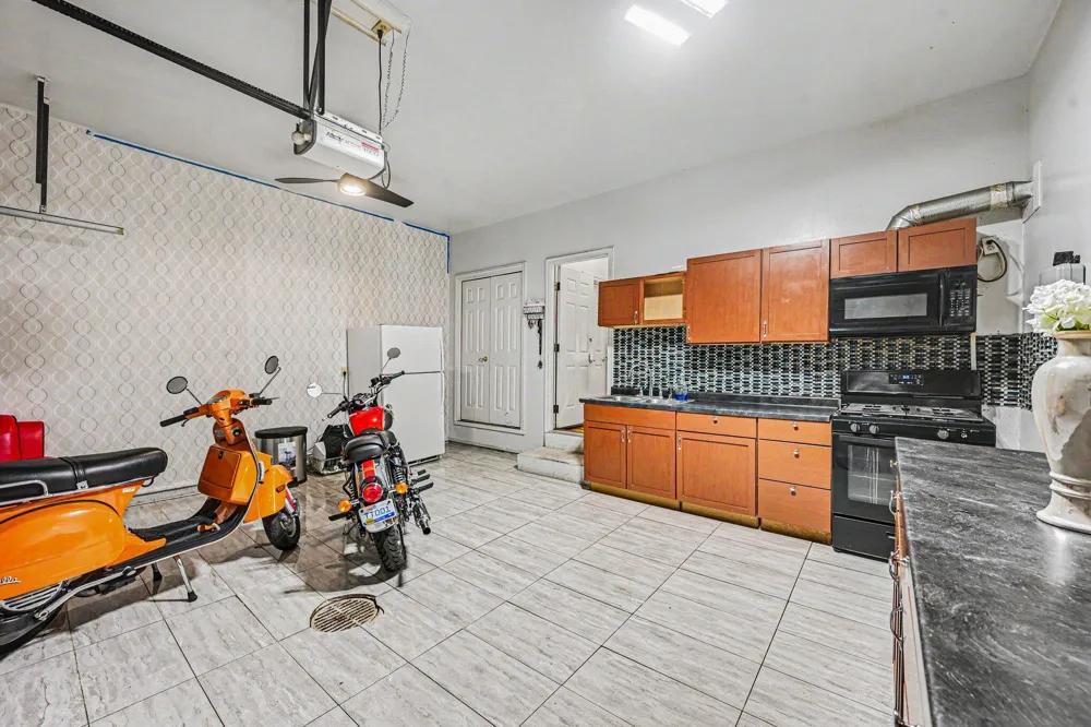 4696 Forest Creek Drive Kalamazoo, MI 49009