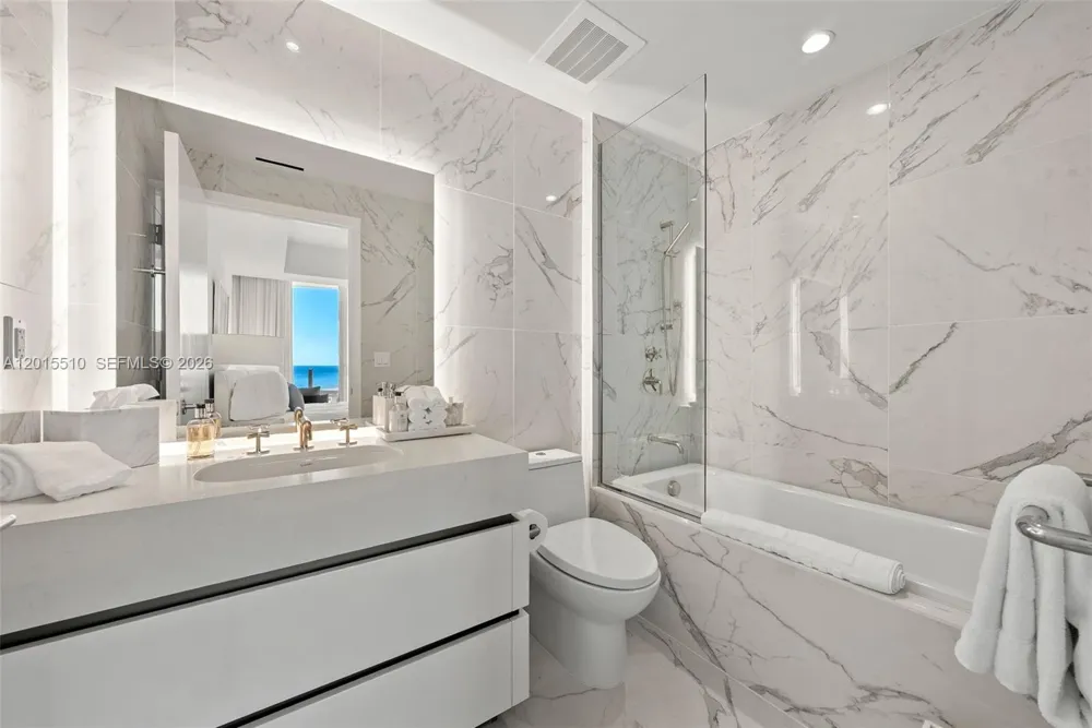 525 Fort Lauderdale Beach Blvd #702 Fort Lauderdale, FL 33304