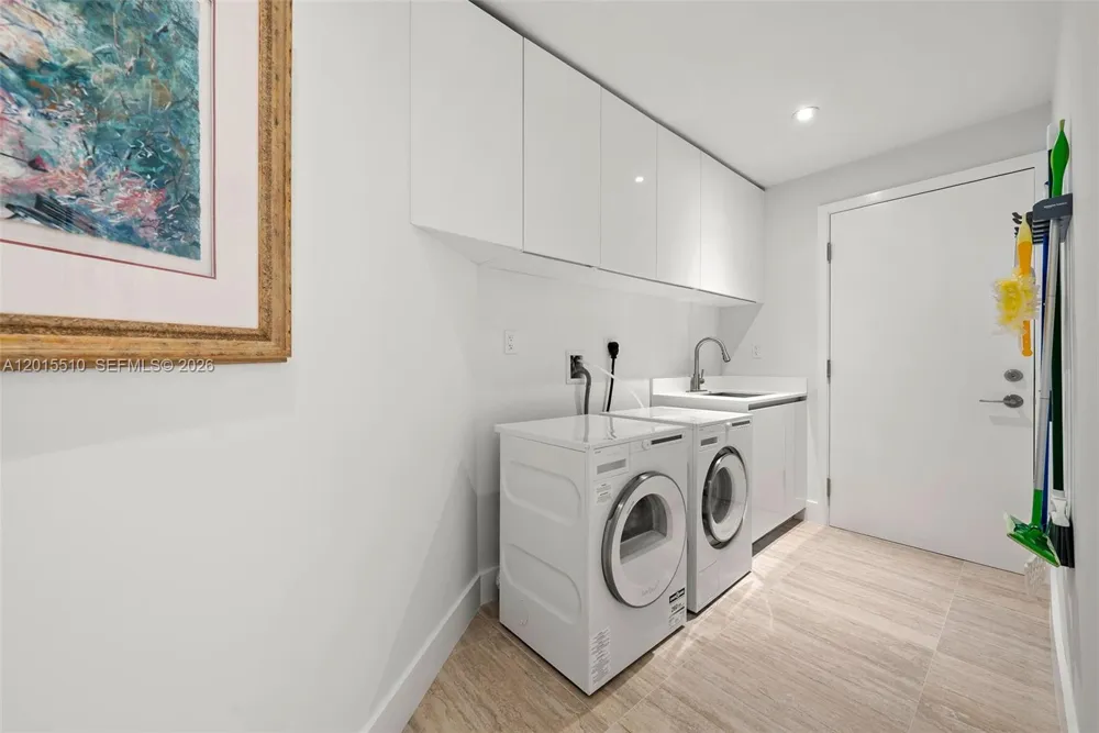 525 Fort Lauderdale Beach Blvd #702 Fort Lauderdale, FL 33304