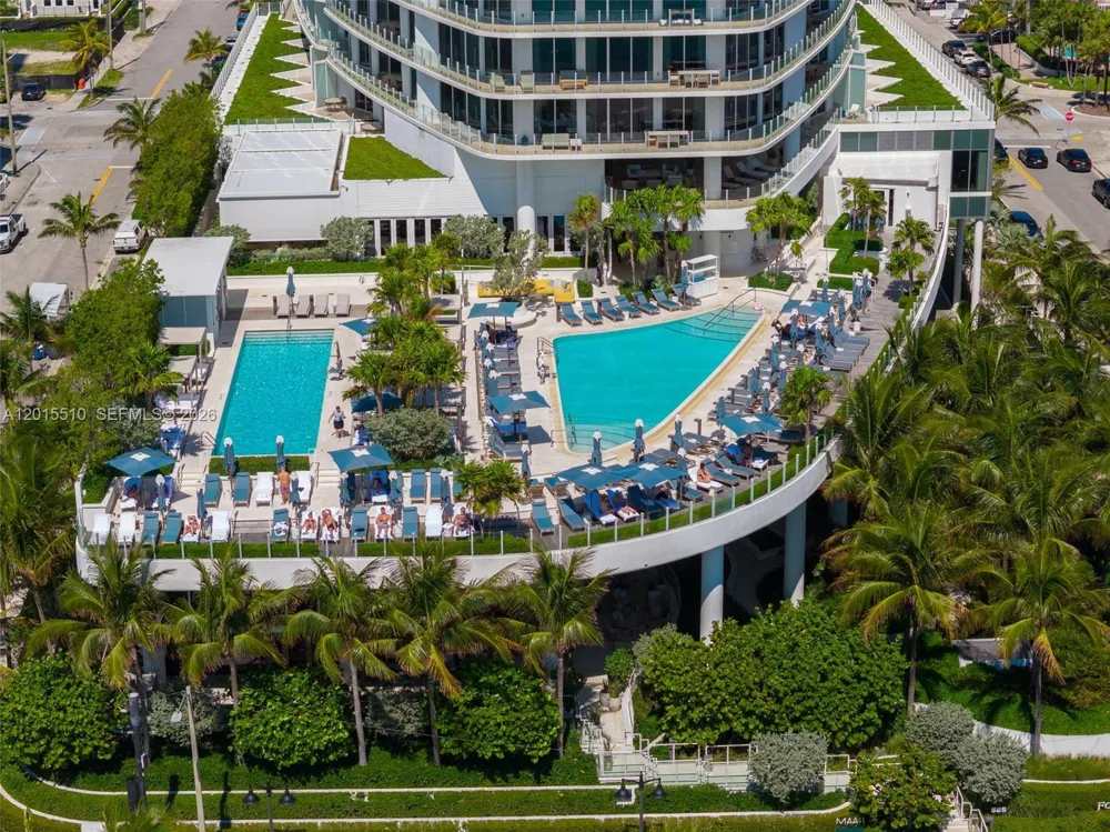 525 Fort Lauderdale Beach Blvd #702 Fort Lauderdale, FL 33304