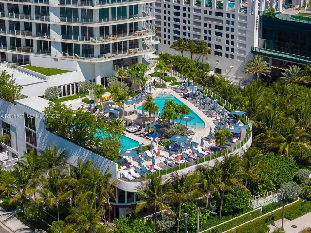 525 Fort Lauderdale Beach Blvd #702 Fort Lauderdale, FL 33304