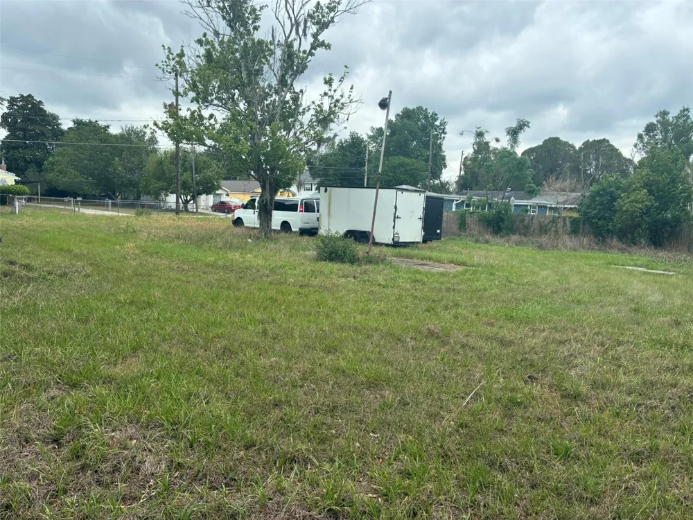 2726 S BROWN AVENUE Orlando, FL 32806