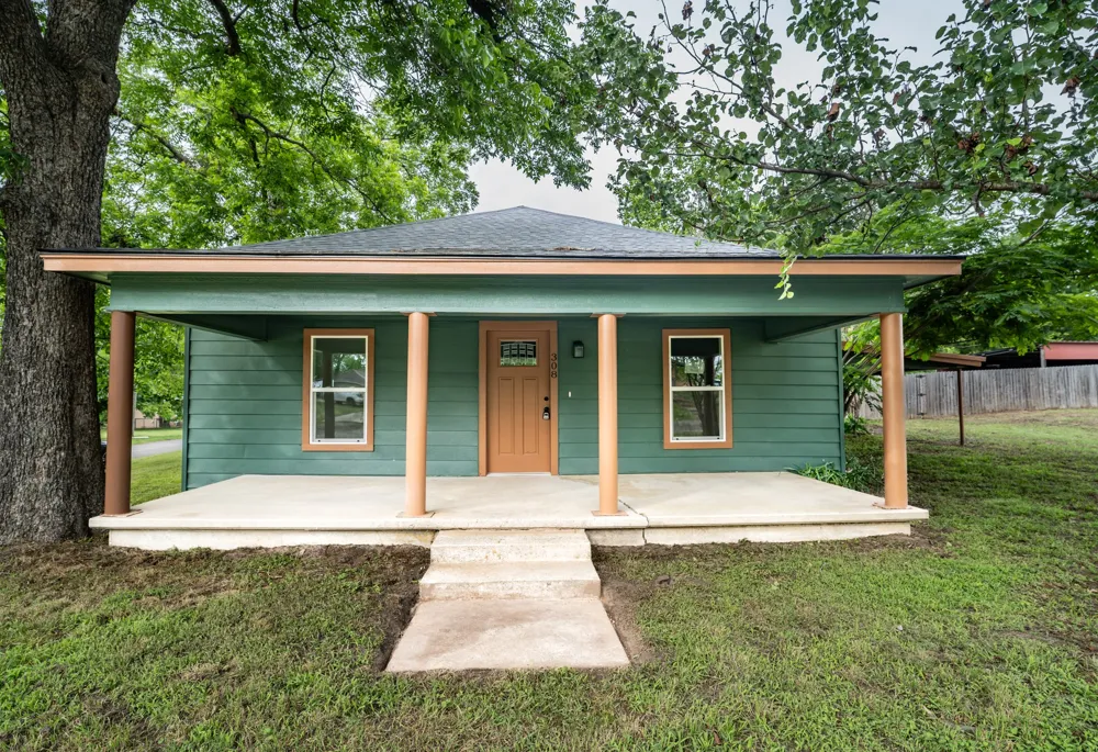 308 W Pine Street Winnsboro, TX 75494