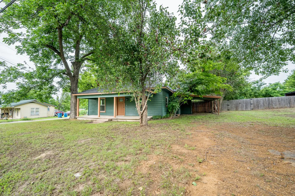 308 W Pine Street Winnsboro, TX 75494