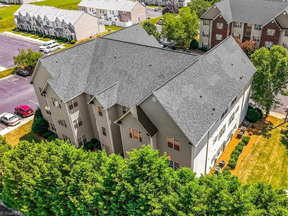 3710 Spanish Peak Drive #2B High Point, NC 27265