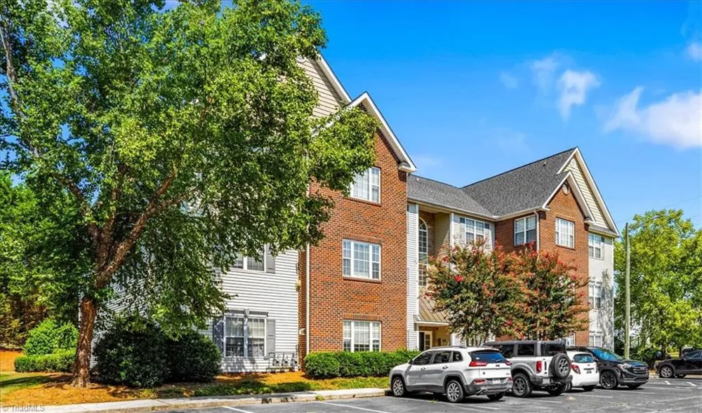 3710 Spanish Peak Drive #2B High Point, NC 27265