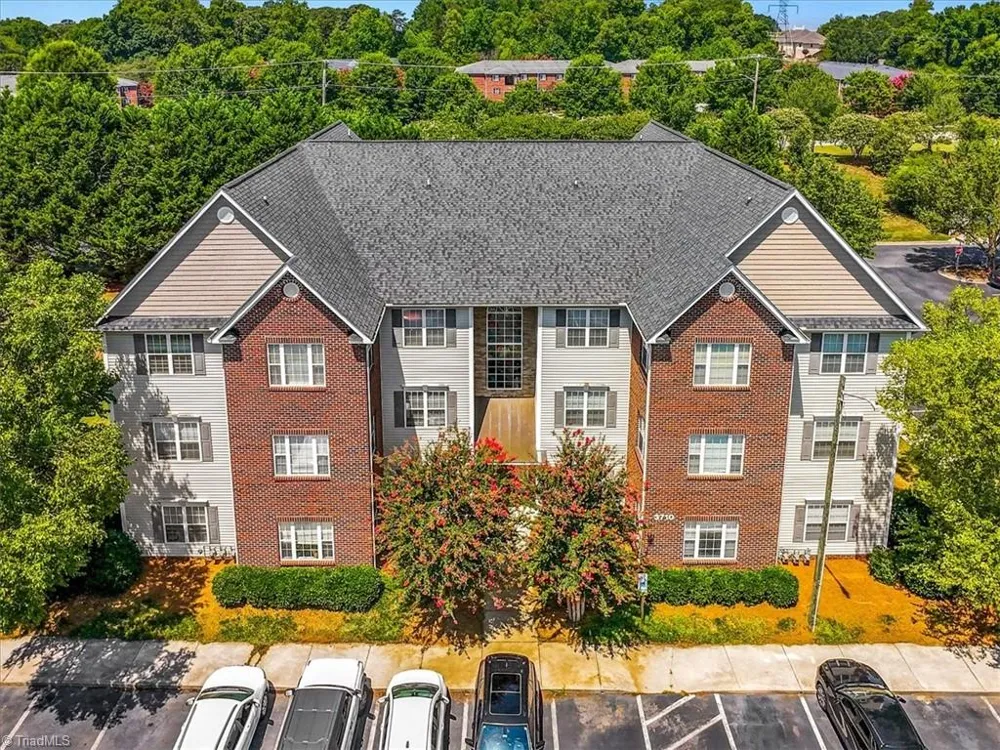 3710 Spanish Peak Drive #2B High Point, NC 27265