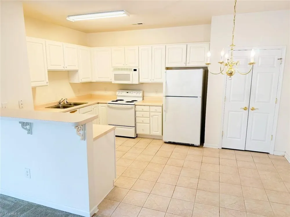 3710 Spanish Peak Drive #2B High Point, NC 27265