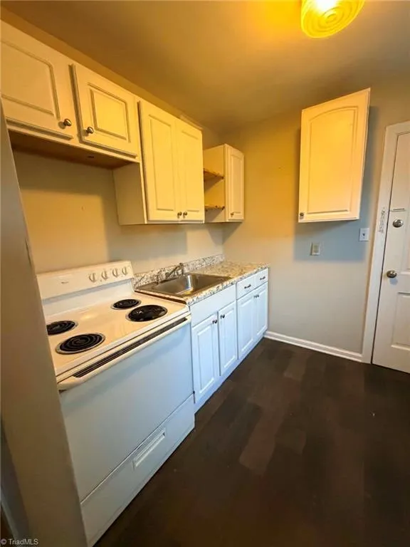 1400 Roslyn Drive Burlington, NC 27215